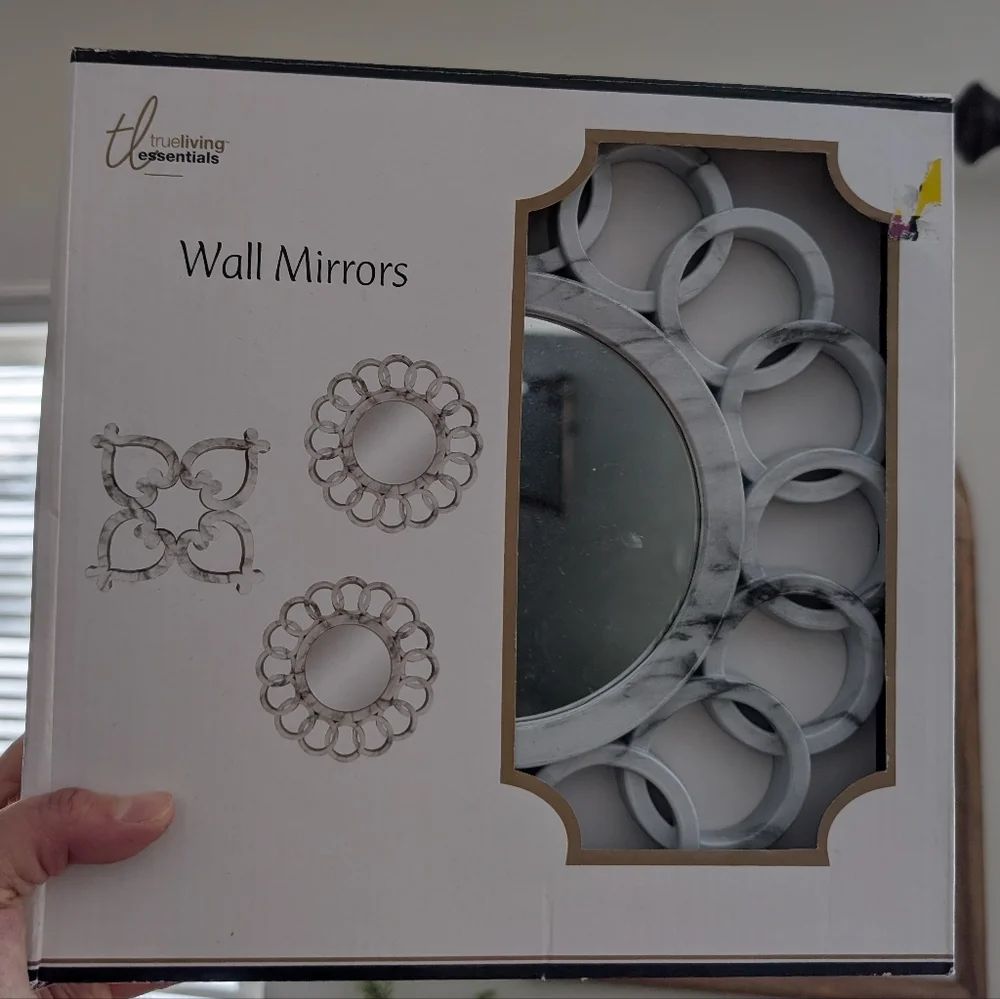 Elegant Silver Wall Mirror Set